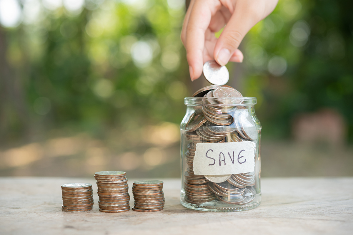 10 simple ways to save money every day