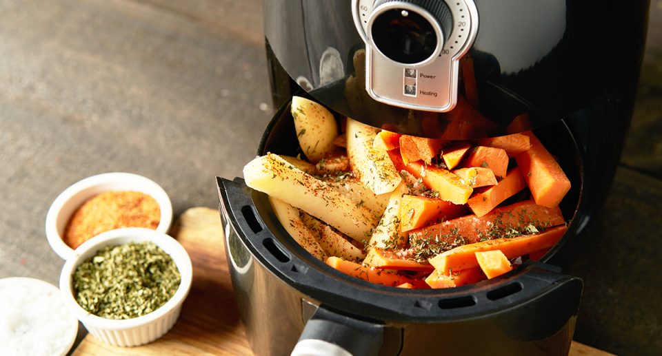 The air fryer is a simple and versatile cooking appliance.