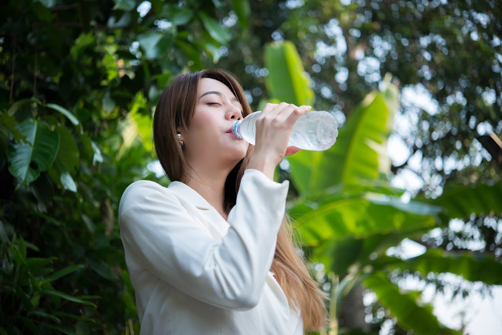 Tips to stay safe in a heatwave during El Niño.