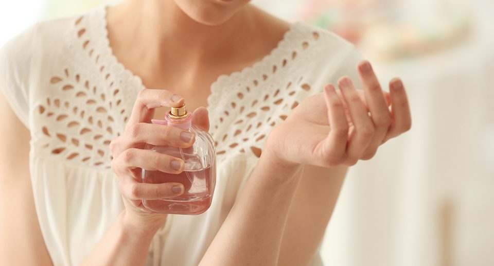 How to wear perfume or cologne