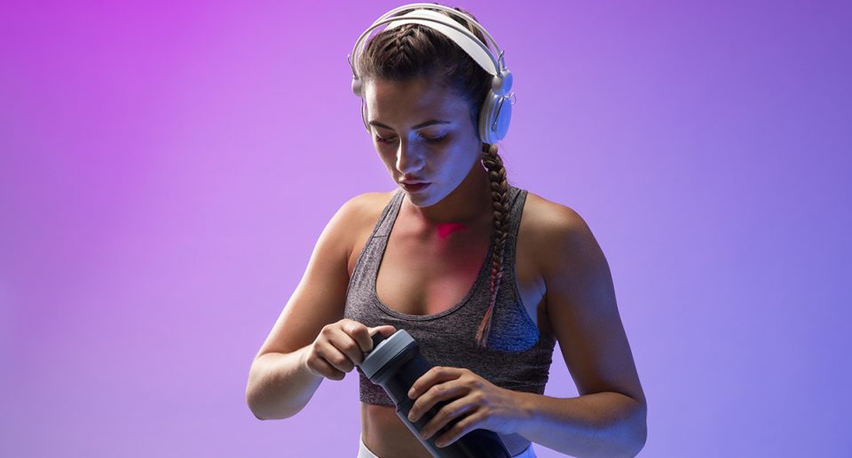5 Ways how listening to music improves your full body workout.