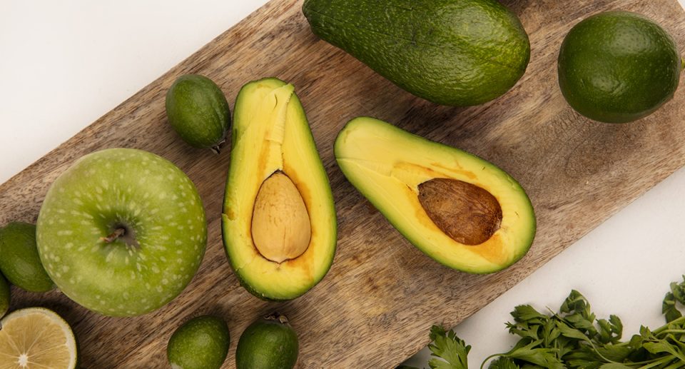 8 Superfoods that can make your skin look much younger.