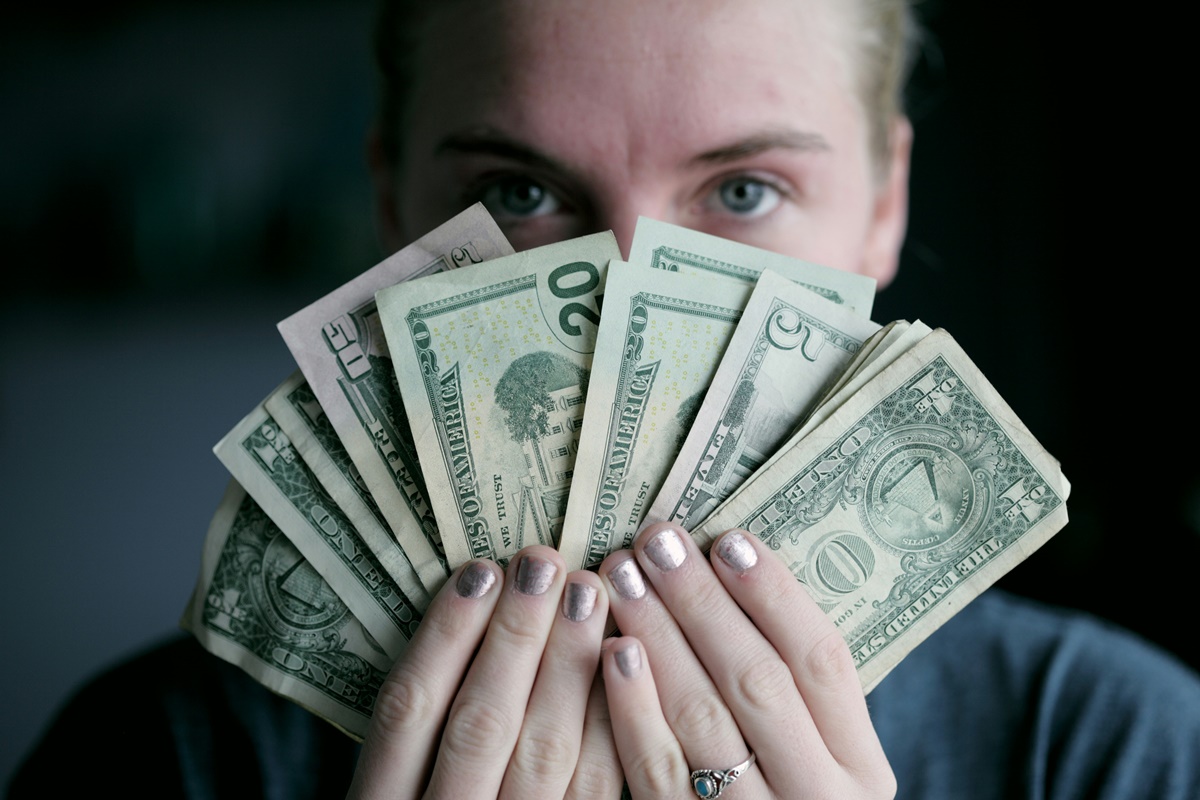 Money dysmorphia – What is it and how to cope with it?